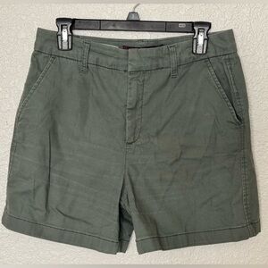 Gloria Vanderbilt women's high-rise cotton chino shorts women’s Size 8 – NWOT